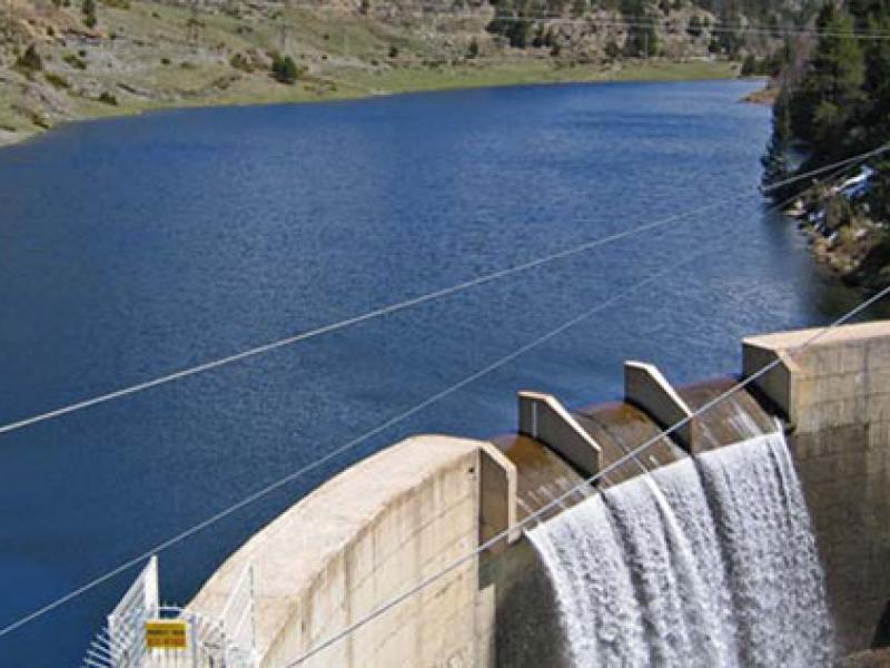 SM LE ROI lance les travaux de construction d'un barrage à Ifrane Atlas Saghir à Guelmim