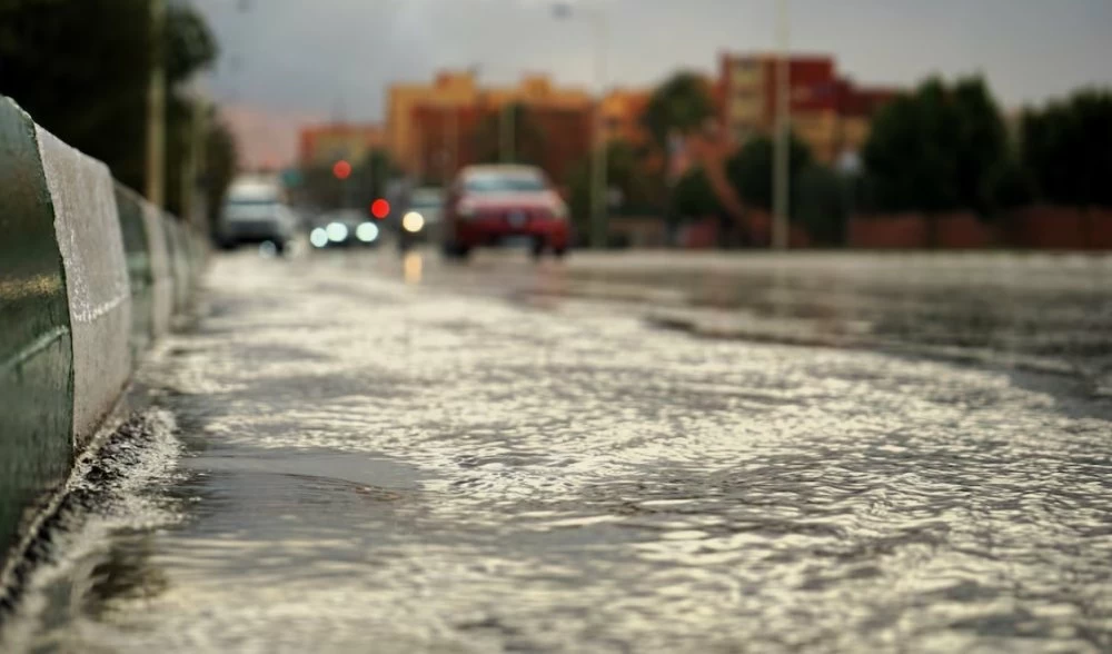 Averses orageuses et vents forts attendus ce week-end : Alerte météo dans plusieurs régions du Maroc