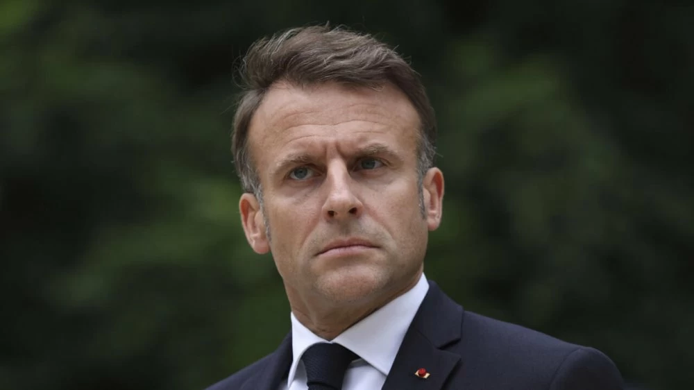 Emmanuel Macron : Nomination Imminente d'un Nouveau Premier Ministre pour Éviter la Crise