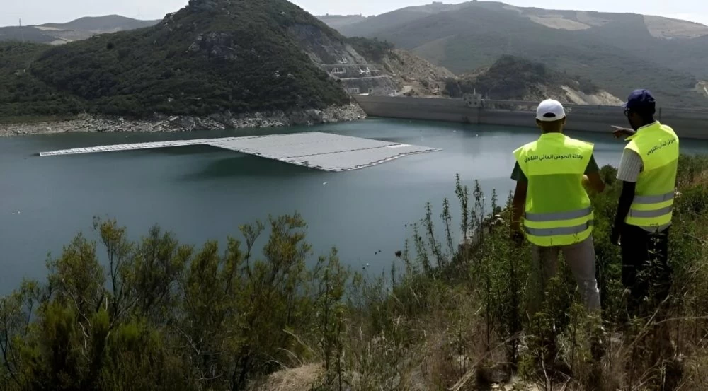 Maroc : première centrale solaire flottante à Oued Rmel pour énergie verte et gestion de l’eau