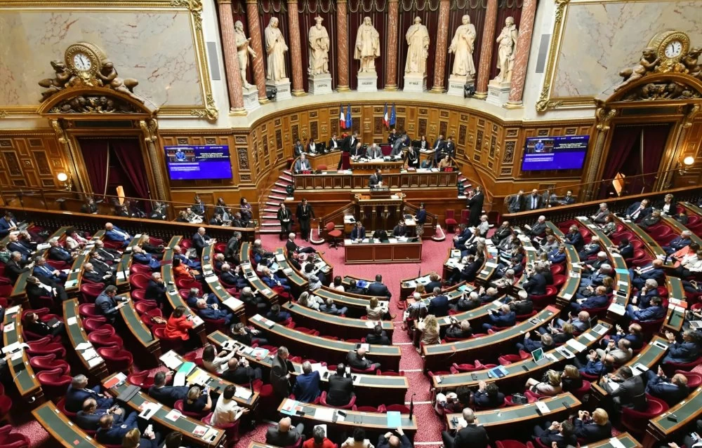 France : adoption d’une loi spéciale pour assurer la continuité budgétaire en 2026