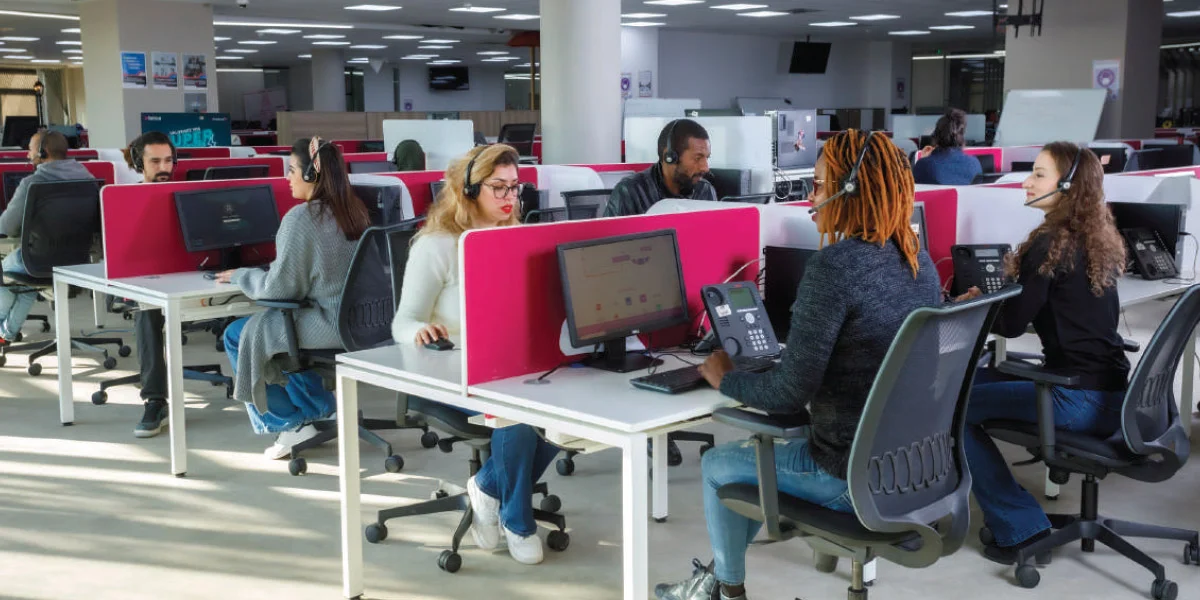 Centres d’appels au Maroc : la réglementation française menace des emplois