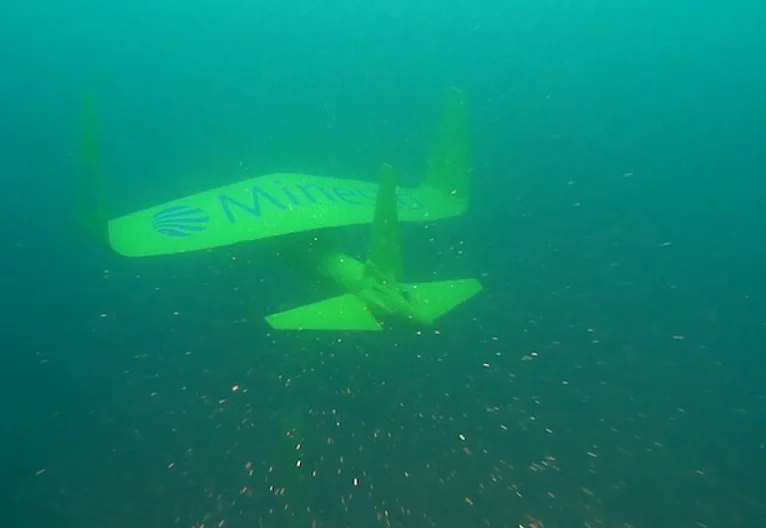 Les cerfs-volants sous-marins apportent de l'énergie verte aux insulaires