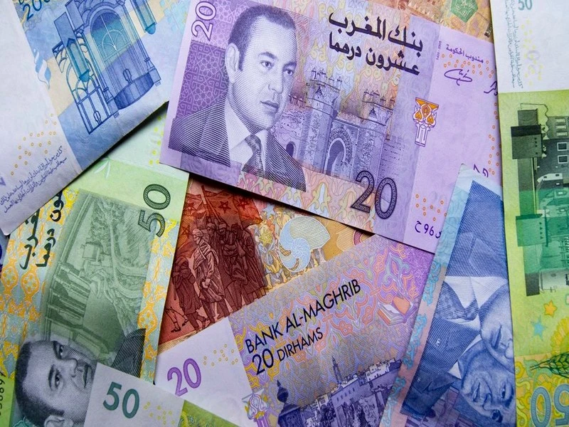 Inflation, informel, transferts des MRE… Pourquoi le cash est monnaie courante au Maroc