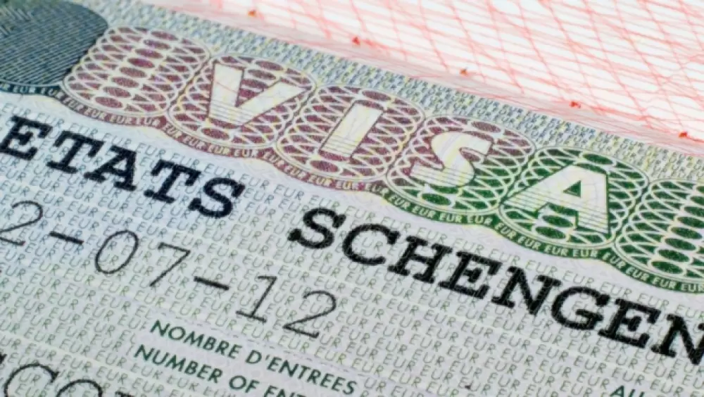 Une association d’élus français appelle à « en finir avec la crise des visas »