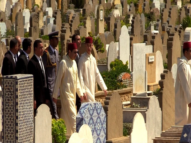 Le prince héritier Moulay El Hassan et le prince Moulay Rachid aux funérailles de feu Abdelouahed Radi