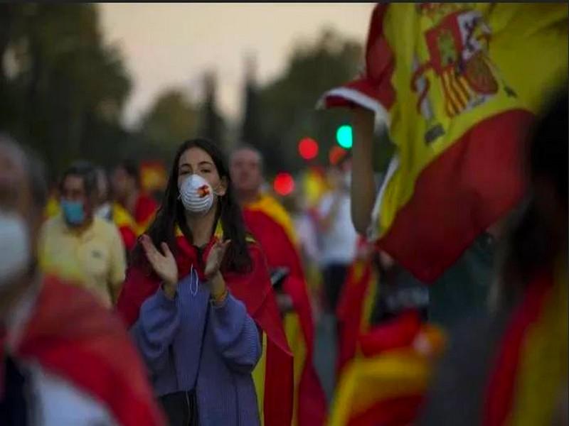 Covid-19: l’Espagne décrète un deuil national de dix jours