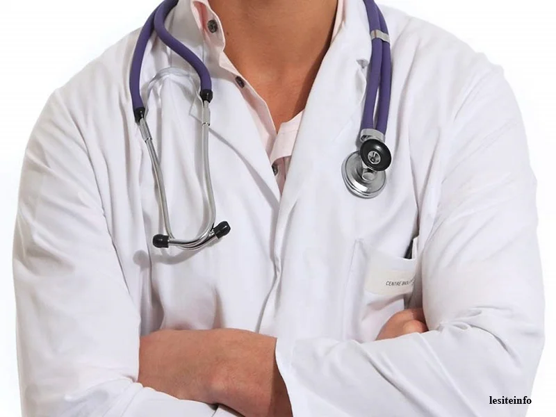 Hausse des tarifs des medecins prives au Maroc : colere autour des consultations medicales