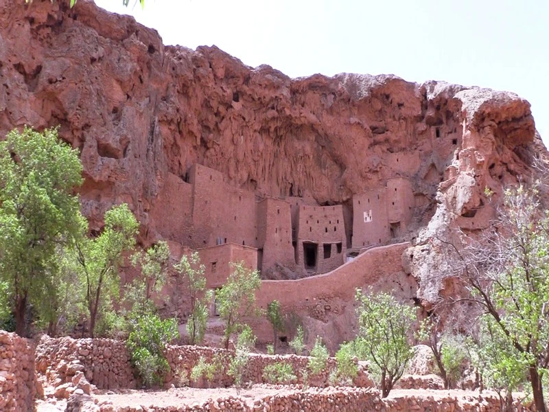 À la découverte des Igoudars de Sidi Hssaïne, ces greniers centenaires nichés dans les montagnes