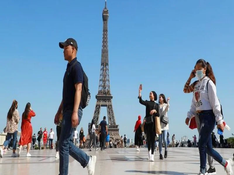 Tourisme : la France dit niet aux personnes ayant reçu des vaccins chinois et russes 