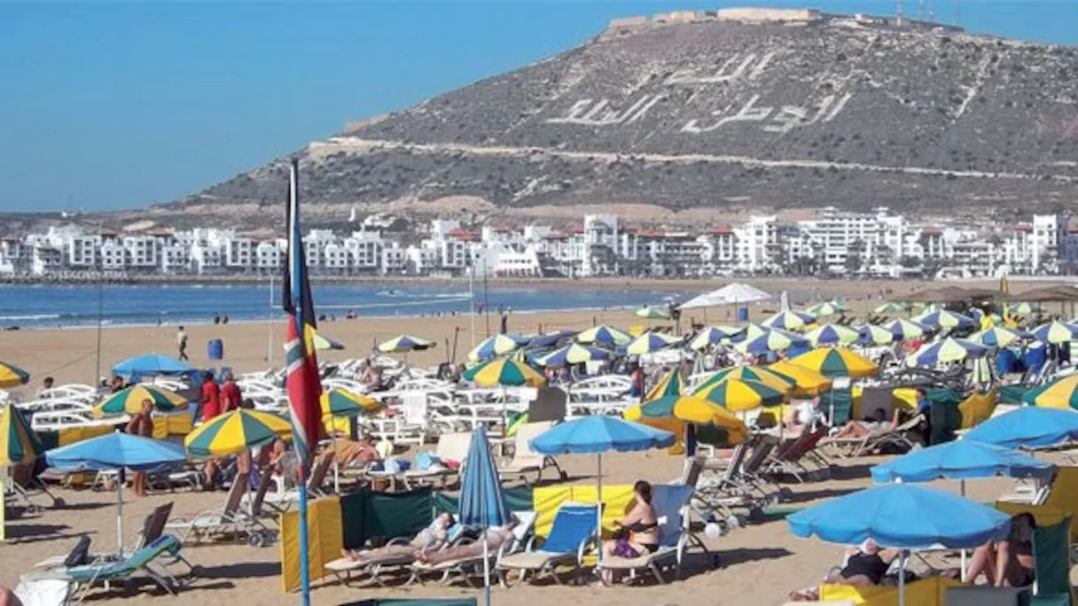 Agadir : occupations illégales des plages et parkings sauvages ternissent la saison touristique