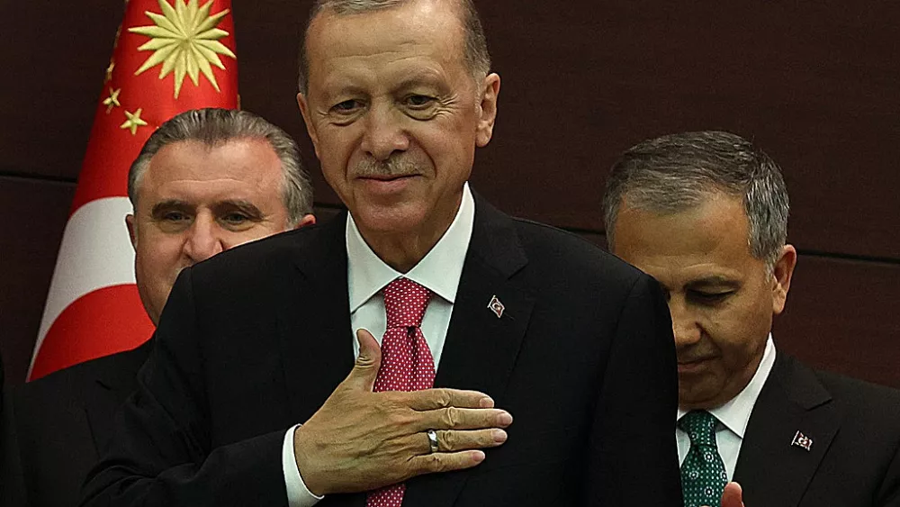 Erdogan nomme son nouveau gouvernement avec un expert pour redresser l'économie