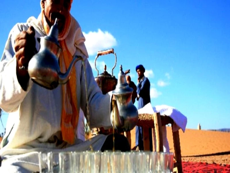 Vidéo: Le saviez-vous? #9 La théière marocaine est originaire de Manchester
