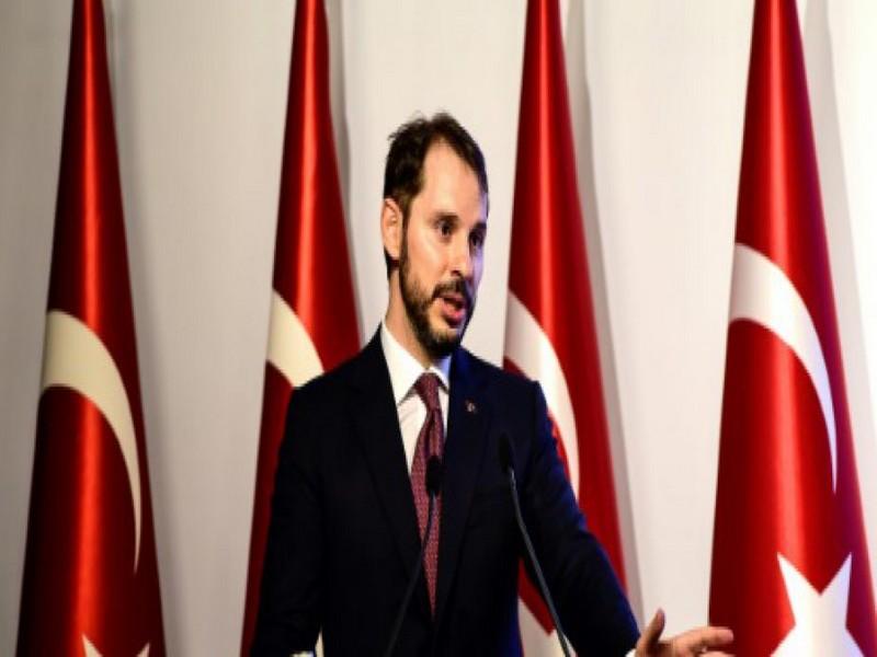 La Turquie jure de sortir « plus forte », écarte toute aide du FMI