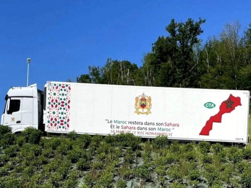 Une initiative associative à Agadir mobilise une flotte de camions pour promouvoir l'intégrité territoriale du Maroc