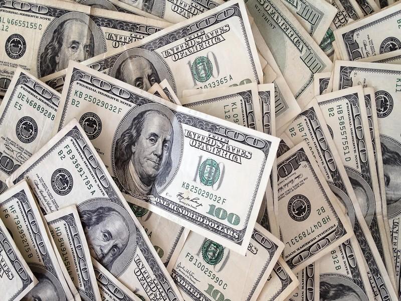 Pourquoi l’économie mondiale reste « accro » au dollar