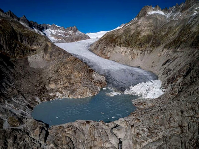 #Changements_Climatiques : La moitié des glaciers sur Terre condamnés à disparaître d’ici la fin du siècle