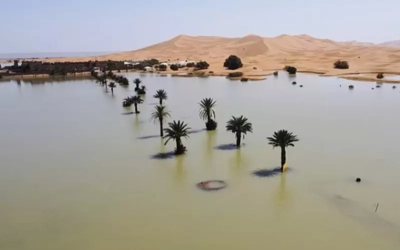 Des lacs renaissent dans le désert de Merzouga après des pluies historiques au sud-est du Maroc 