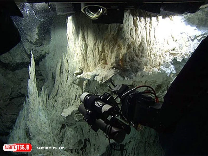 ALERTE TSGJB Cite perdue sous-marine : ce site hydrothermal de l’Atlantique pourrait reveler l’origine de la vie 