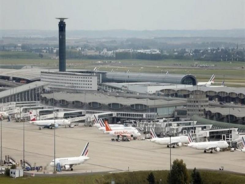 Comment les grands aéroports s'adaptent-ils aux low-cost  ? (Easyjet, Vueling ...)