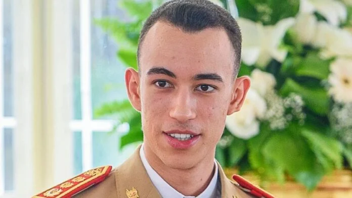 Moulay El Hassan promu colonel-major : succession en vue