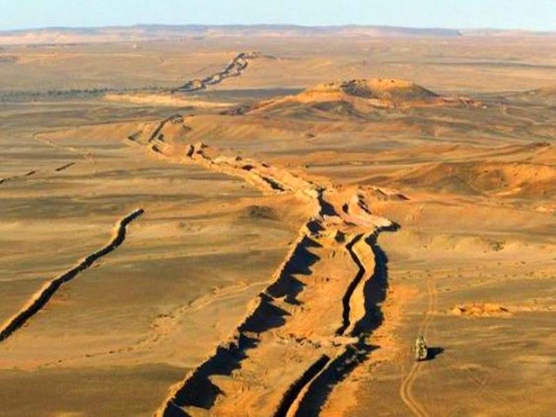 Comment la construction du mur des Sables avait permis au Maroc d’inverser la donne au Sahara