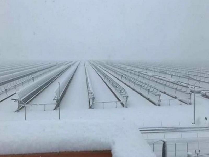 Comment la centrale solaire Noor a passé une semaine sous la neige