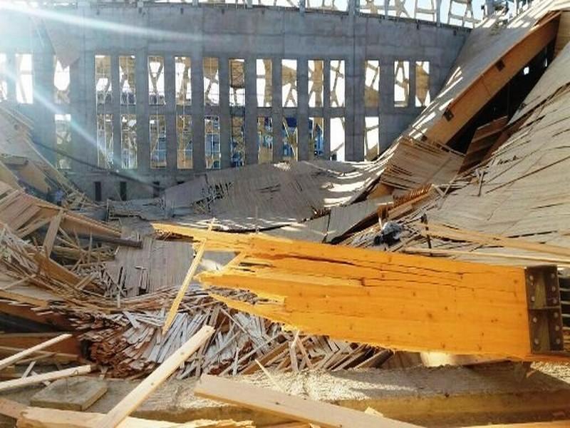 La toiture en bois de la piscine olympique de Tanger s’effondre