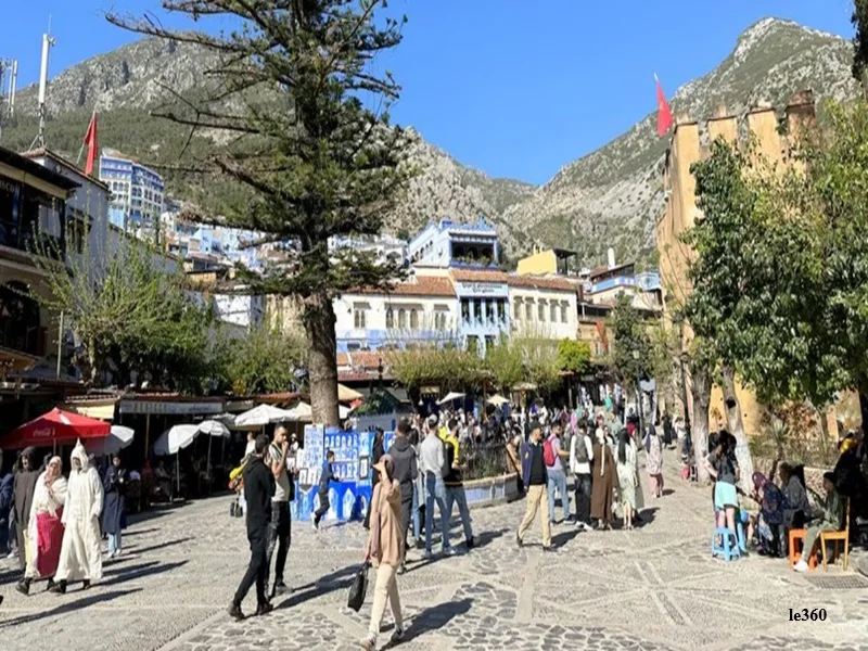Chefchaouen Maroc : la ville bleue seduit les touristes du monde entier au printemps 