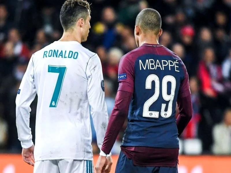 Transferts: une semaine décisive pour sceller le sort de Mbappé et Ronaldo