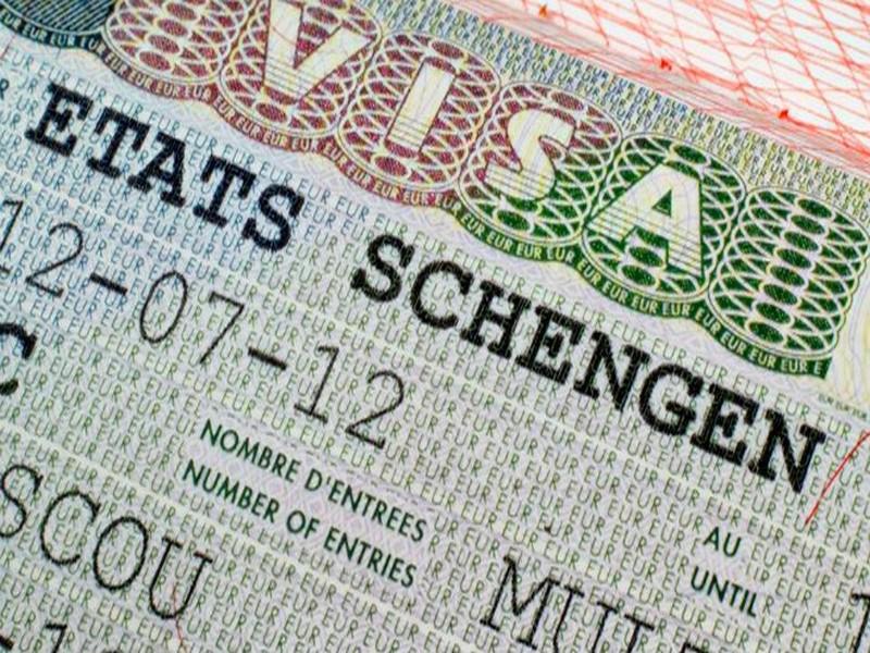 Visas Schengen: l’UE annonce de nouvelles mesures