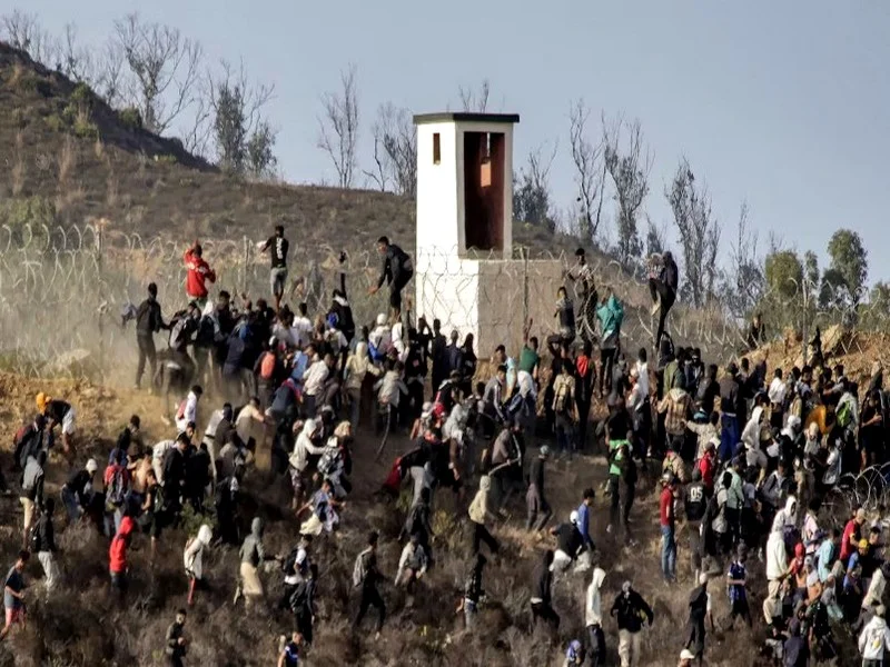 Condamnation de 53 personnes à Tétouan pour incitation à la migration illégale vers Sebta