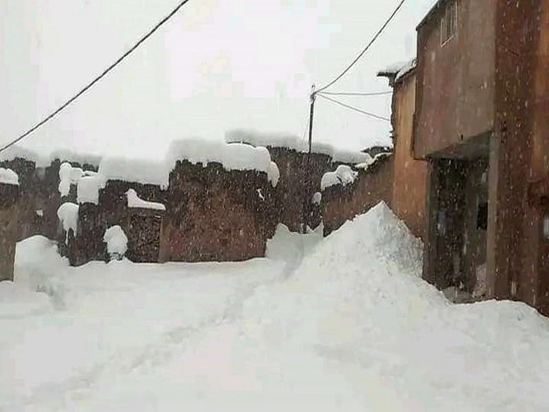Ouarzazate : La neige entraîne des coupures d’électricité et de routes