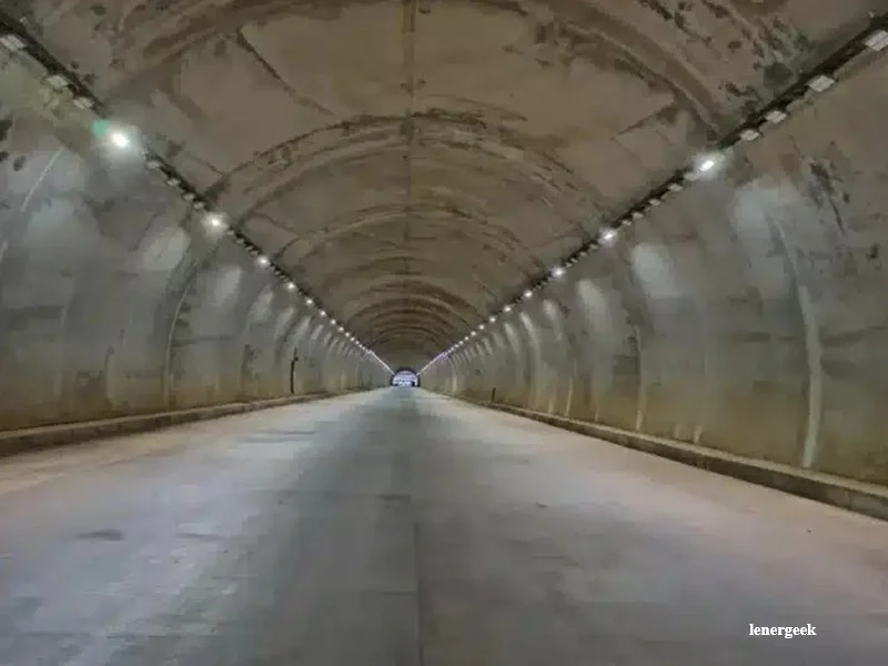 Chine : le tunnel sous-marin le plus profond du monde revolutionne le train a grande vitesse