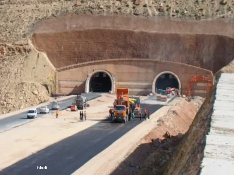 Tunnel de l’Ourika : le projet strategique reliant Marrakech a Ouarzazate confronte a des defis techniques et financiers 