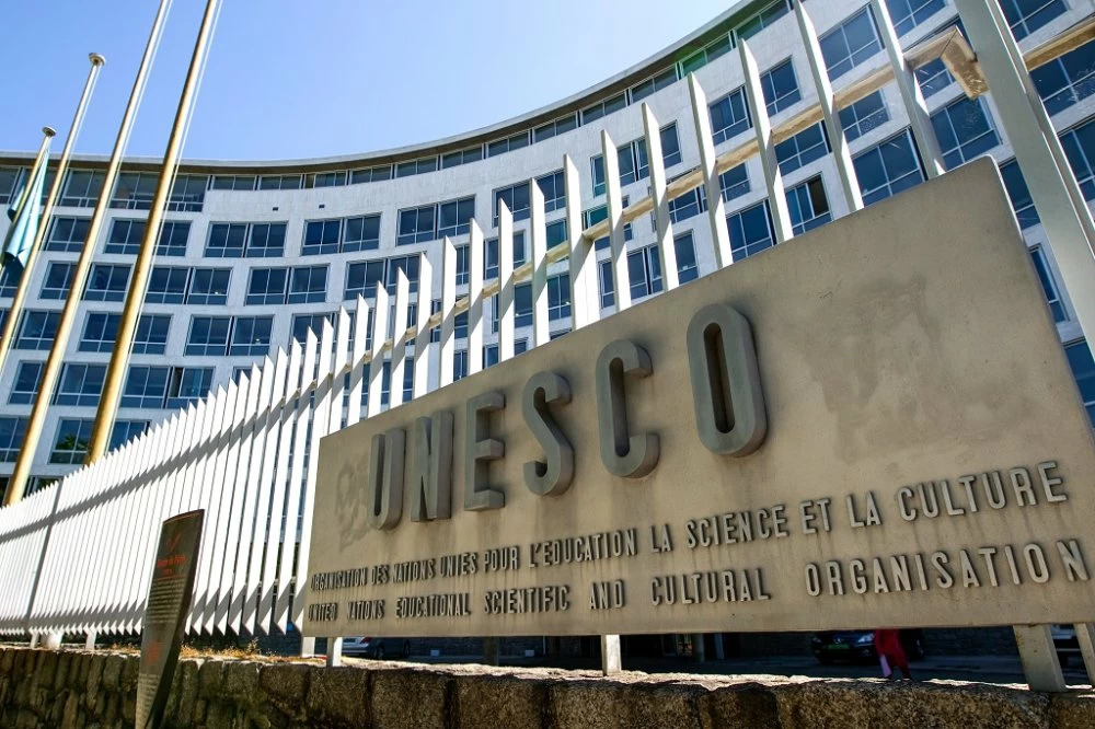 UNESCO : une plateforme IA pour former les talents de demain 