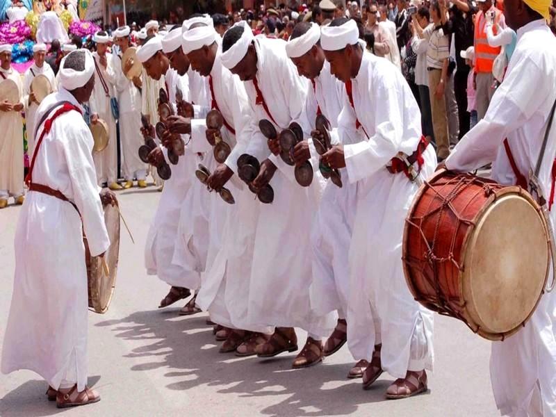Les Gnawis du Toudgha et les Lébous du Sénégal : Des traditions mystiques en miroir au Festival Gnaoua